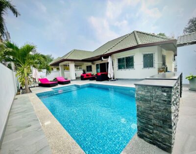 Cozy villa with pool